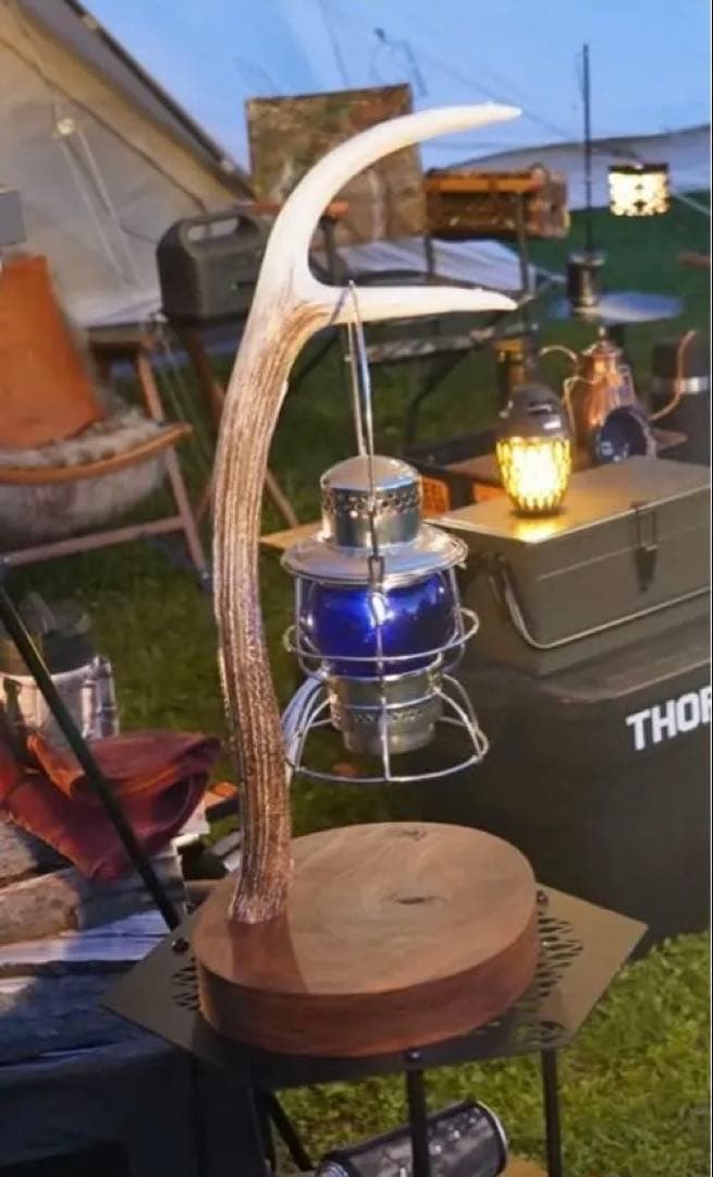 木製 鹿の角 ランプスタンド