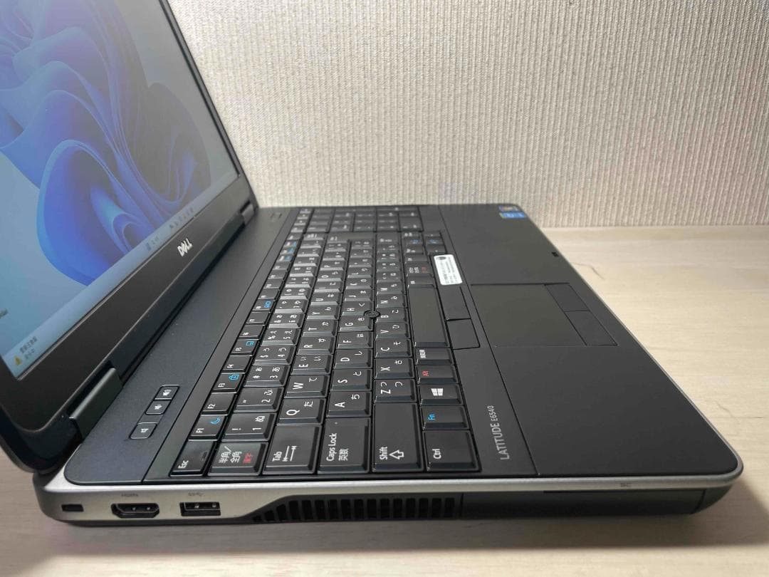 DELL Latitube 第4世代i7 メモリ12GB SSD256GB