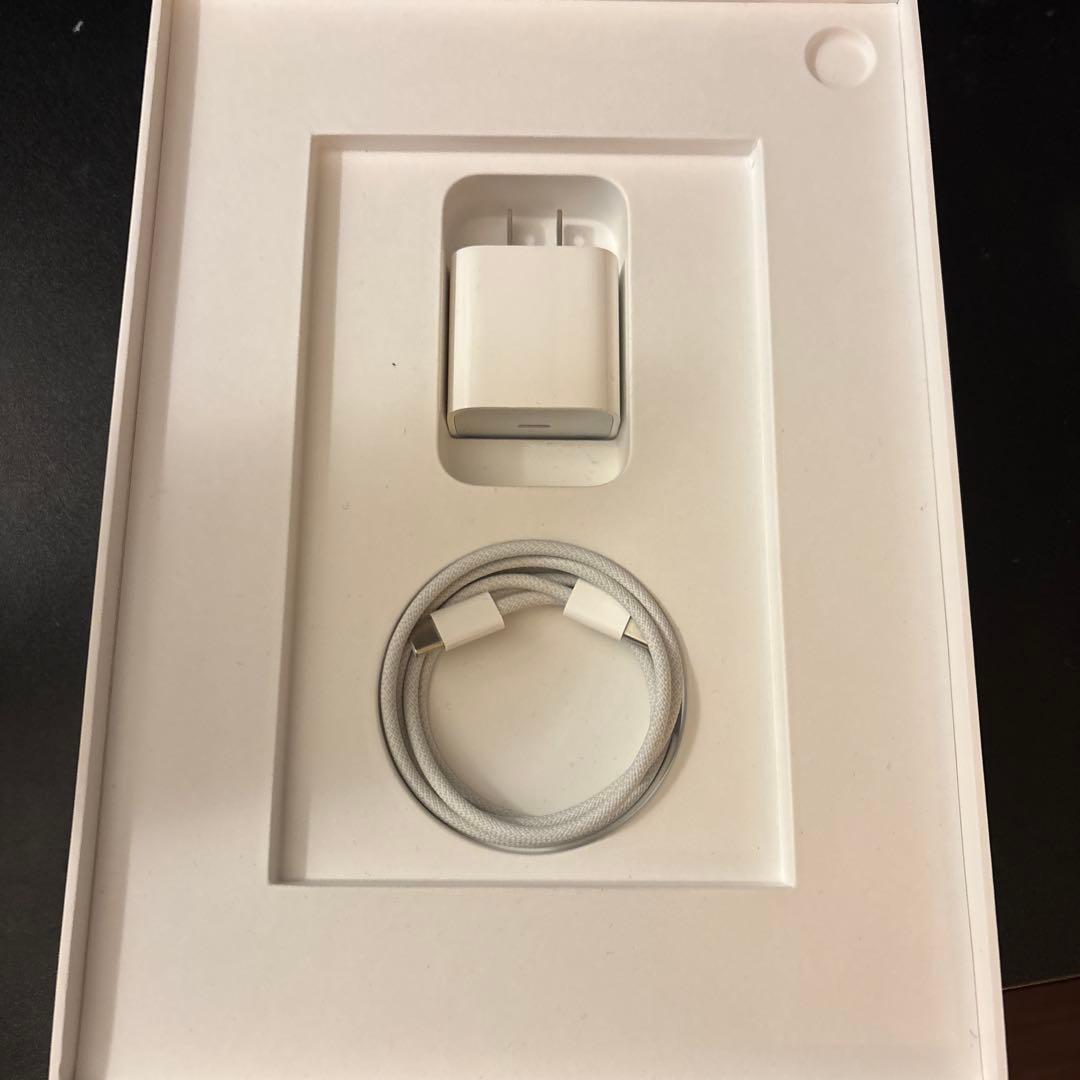 【極美品】【付属品完備】Apple iPad (第10世代)128GB