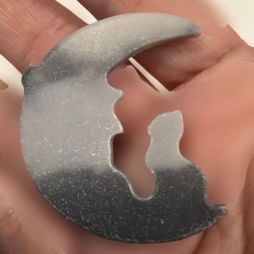 AGH ✨太極石✨月とバラとネコちゃんパーツ　薔薇　白黒　横穴貫通済み