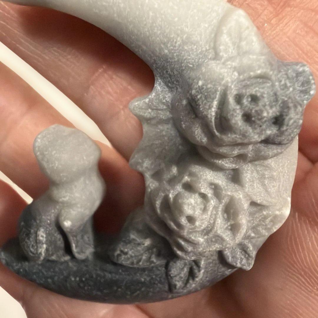 AGH ✨太極石✨月とバラとネコちゃんパーツ　薔薇　白黒　横穴貫通済み