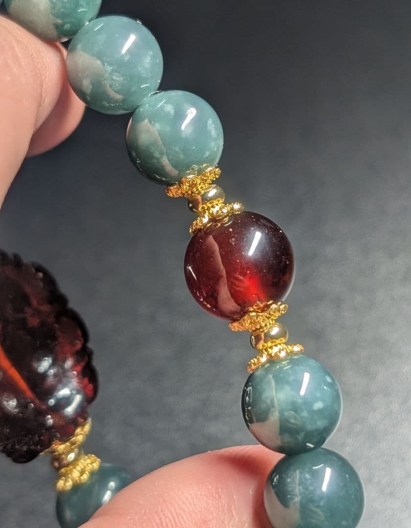 美麗レッドアンバー牡丹彫り☓グアテマラ産翡翠☓ヘソナイトガーネットデザブレ