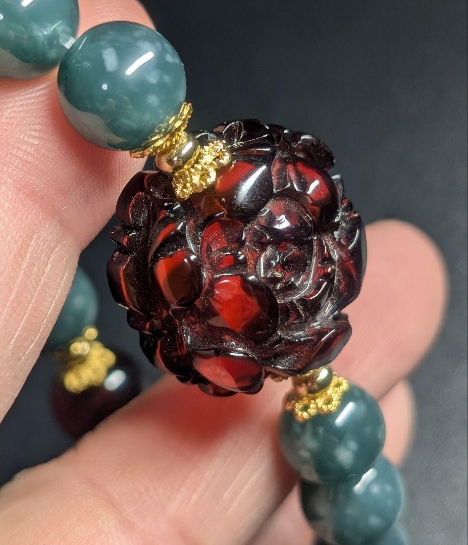 美麗レッドアンバー牡丹彫り☓グアテマラ産翡翠☓ヘソナイトガーネットデザブレ