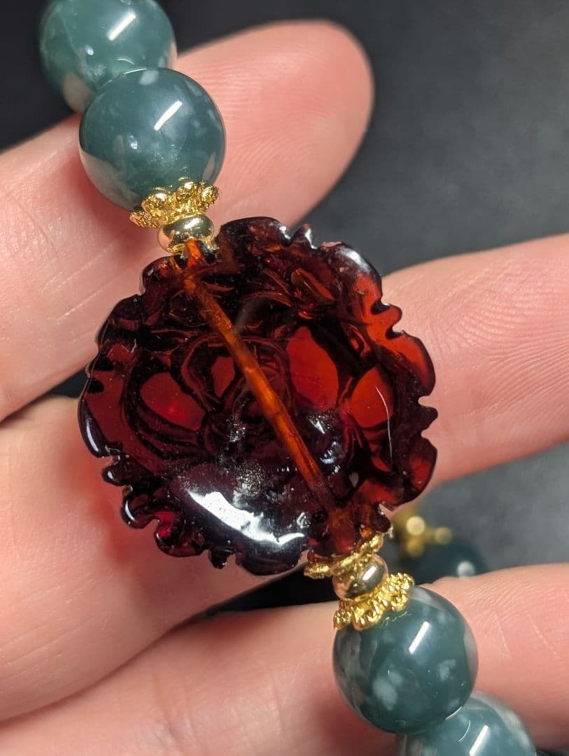 美麗レッドアンバー牡丹彫り☓グアテマラ産翡翠☓ヘソナイトガーネットデザブレ
