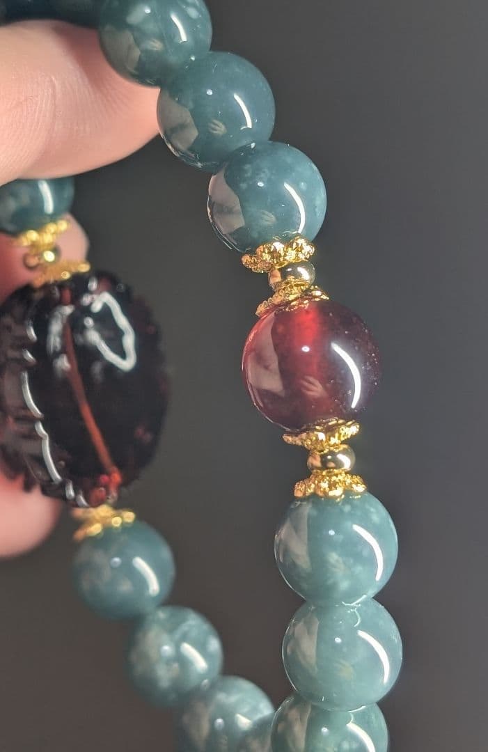 美麗レッドアンバー牡丹彫り☓グアテマラ産翡翠☓ヘソナイトガーネットデザブレ