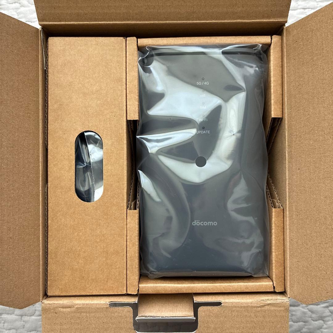 docomo  5G HR02 ホームルーター（付属品・箱完備）