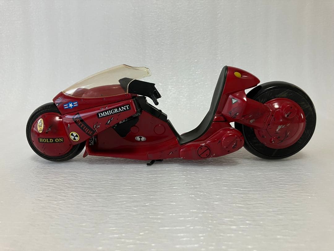 マクファーレントイズ　AKIRA 金田バイク