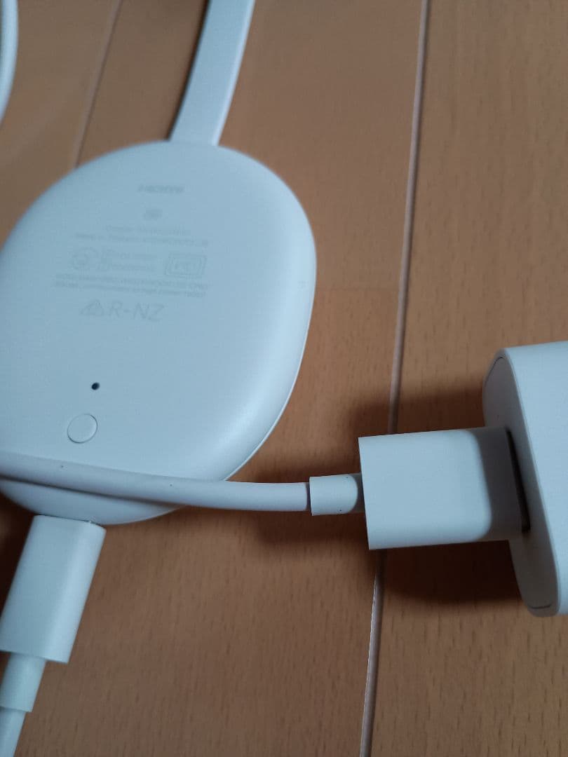 Chromecast with Google TV (HD) 本体とリモコン