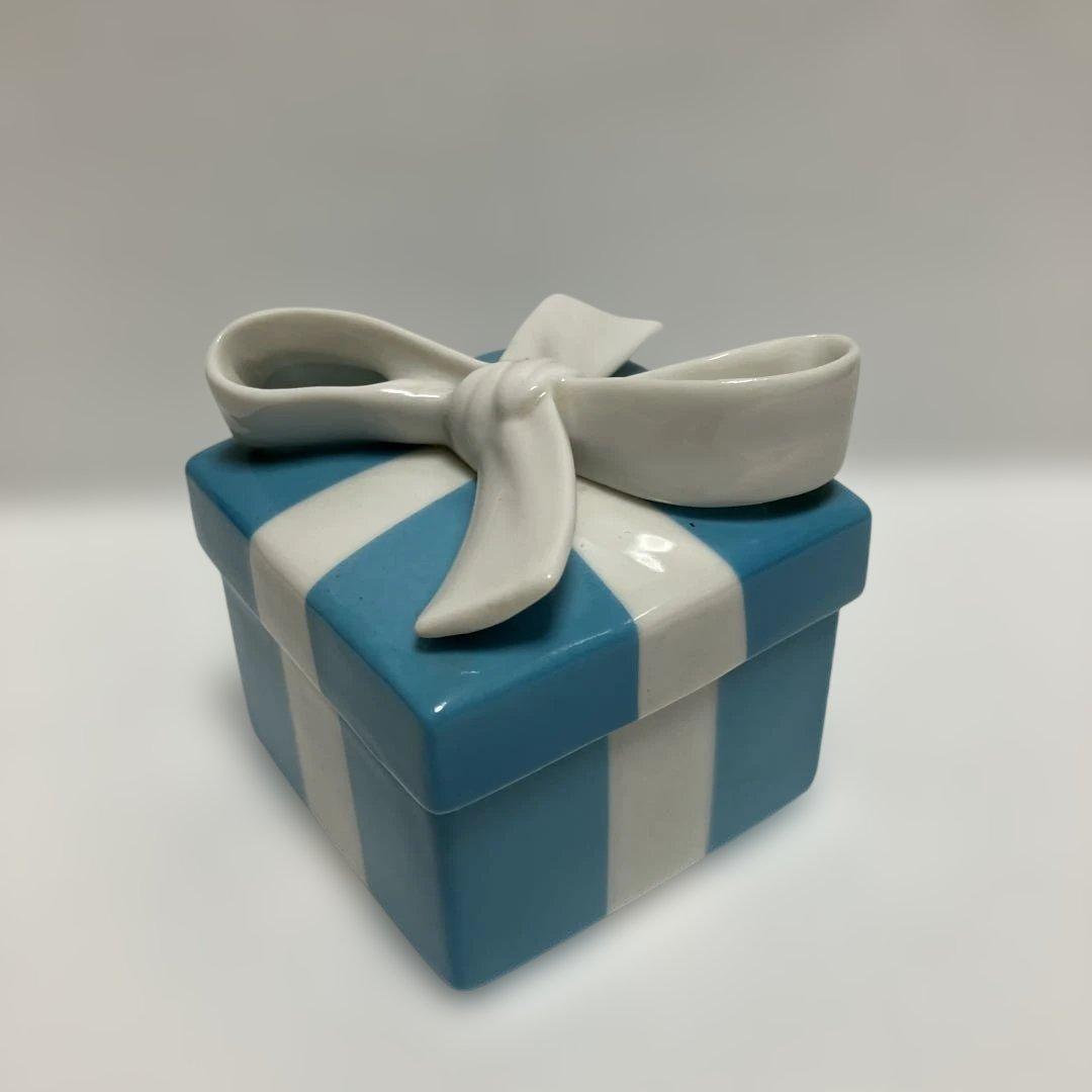 ティファニー　ミニブルーボウボックス　新品同様　ブルーリボン　小物入れ　陶器