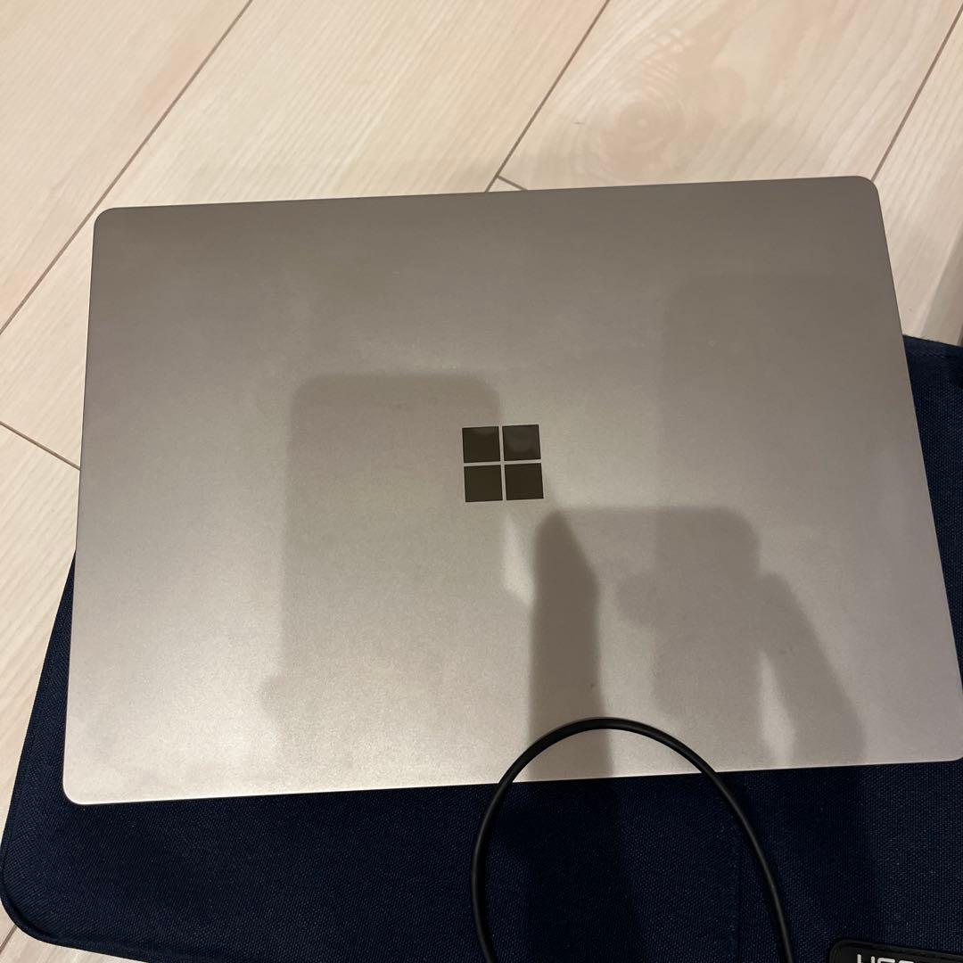 大特価！美品！　Surface laptop ケース付き！