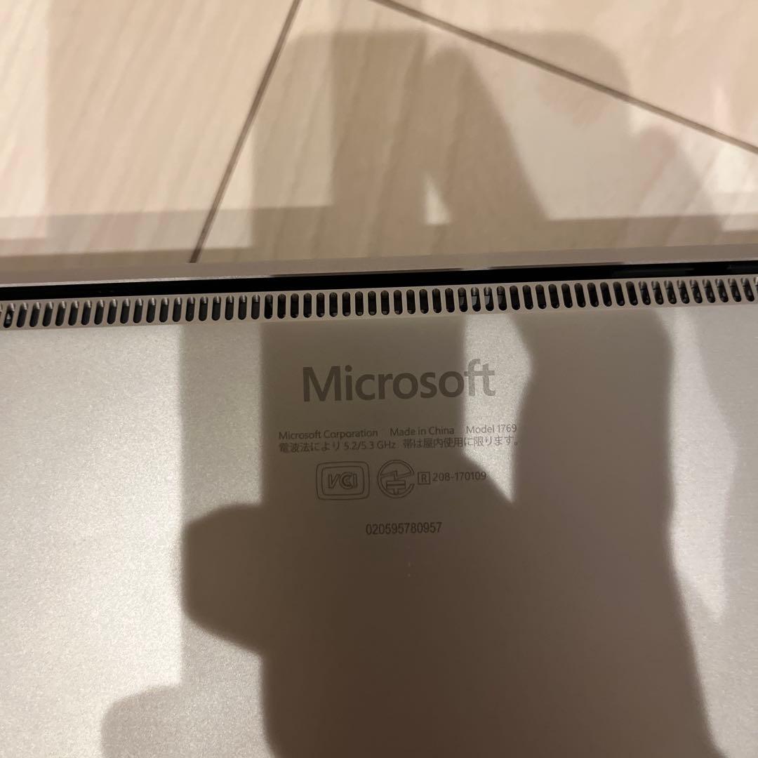大特価！美品！　Surface laptop ケース付き！