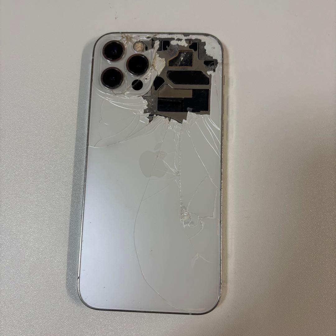 iPhone 12 Pro シルバー 背面破損　128G