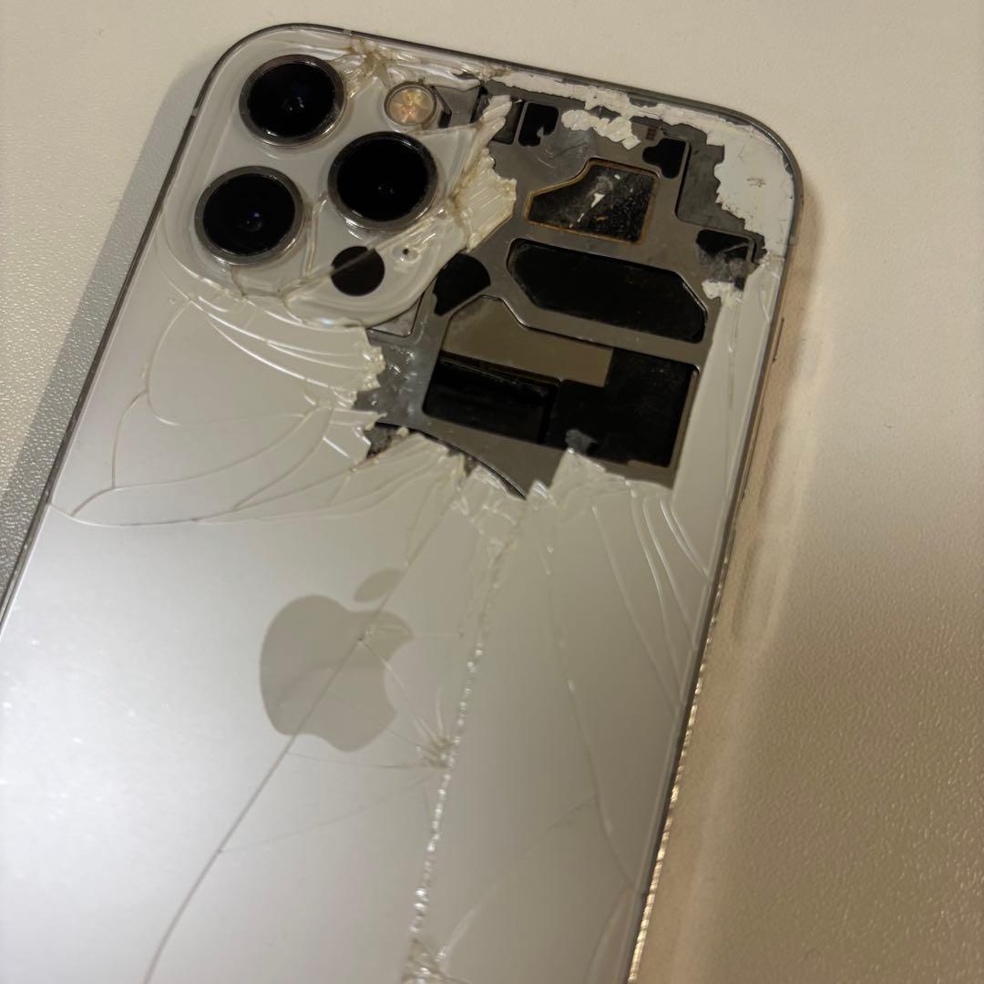 iPhone 12 Pro シルバー 背面破損　128G