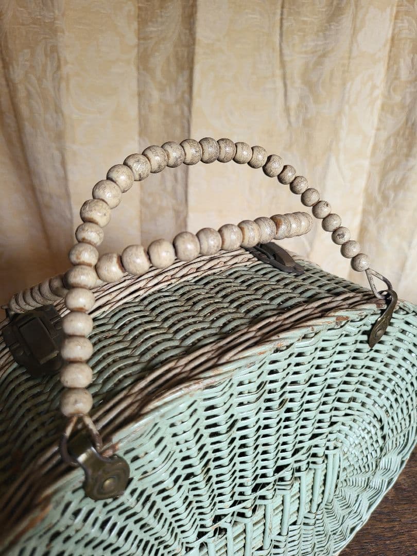 バスケット　カゴ　藤　木製ビーズ の 取っ手　レトロ　古道具
