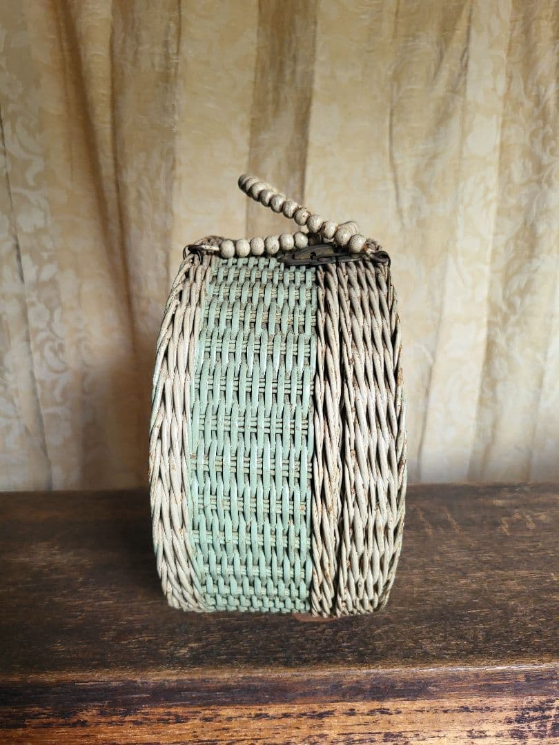 バスケット　カゴ　藤　木製ビーズ の 取っ手　レトロ　古道具