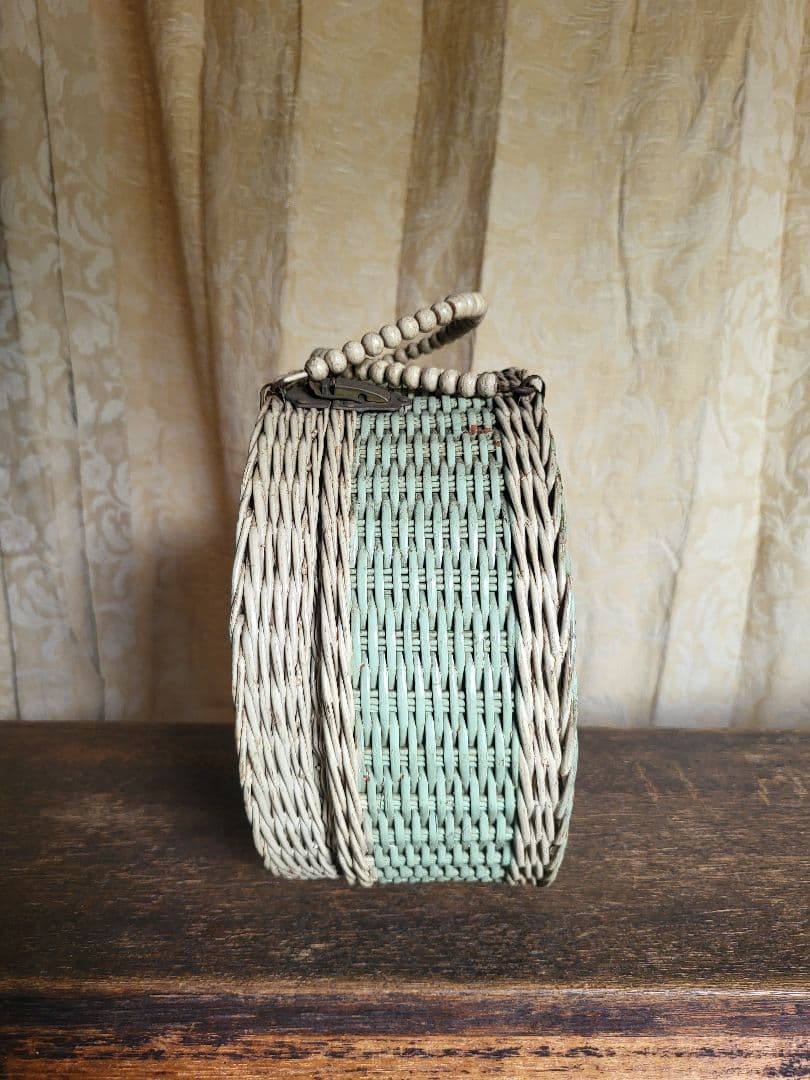 バスケット　カゴ　藤　木製ビーズ の 取っ手　レトロ　古道具