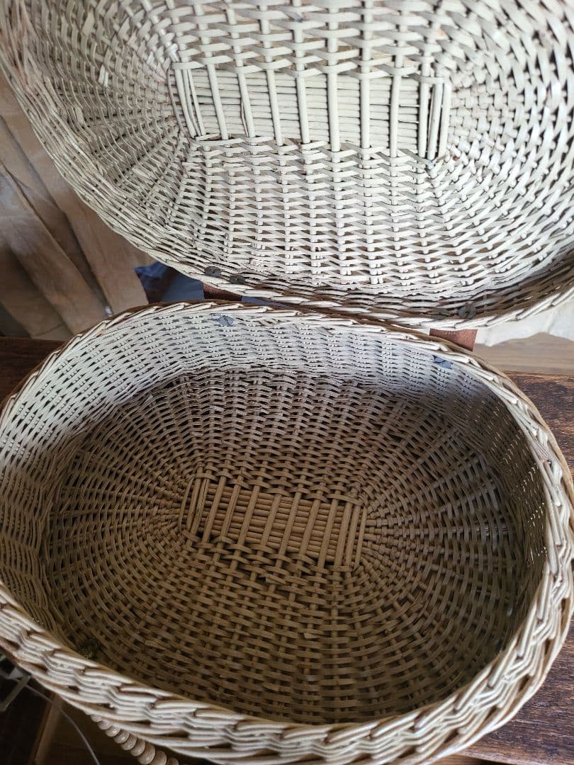 バスケット　カゴ　藤　木製ビーズ の 取っ手　レトロ　古道具