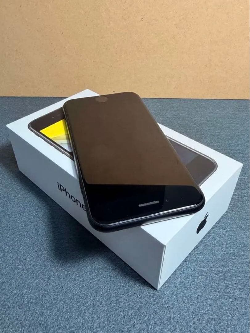 iPhone SE 第2世代 (SE2) SIMフリー　ブラック　128GB