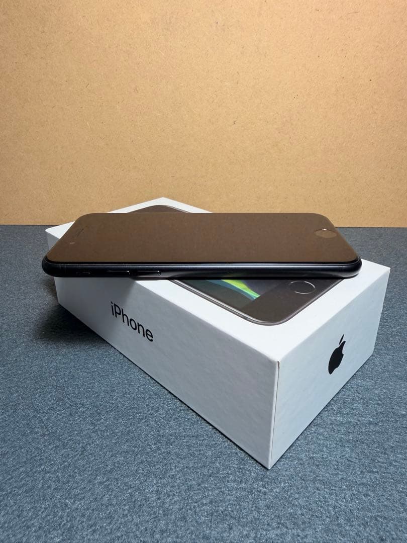 iPhone SE 第2世代 (SE2) SIMフリー　ブラック　128GB