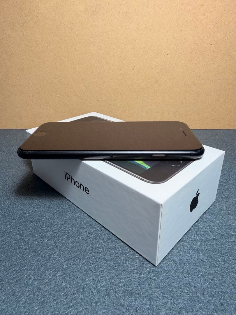 iPhone SE 第2世代 (SE2) SIMフリー　ブラック　128GB