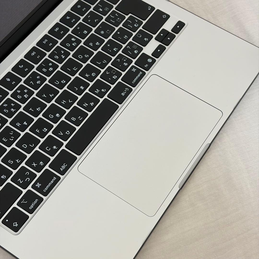 Apple MacBook Air M4 シルバー 13インチ 本体