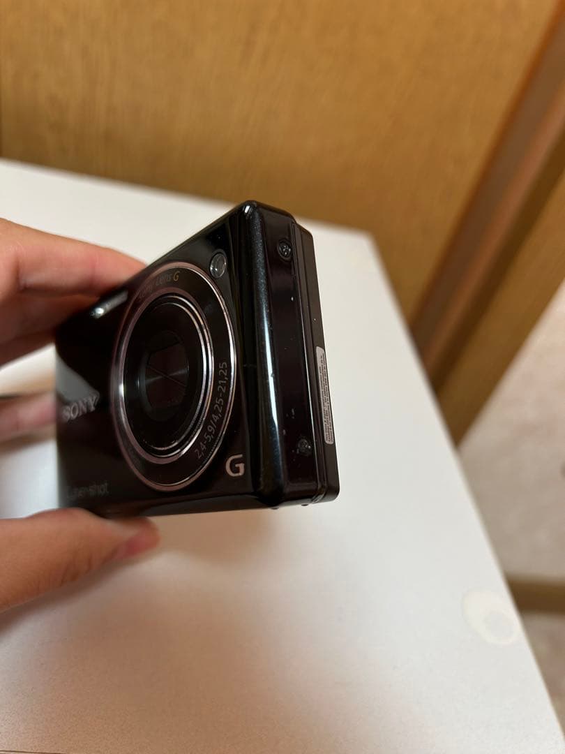 SONYデジカメ　DSC-W390(液晶に縦線あり) バッテリー付き