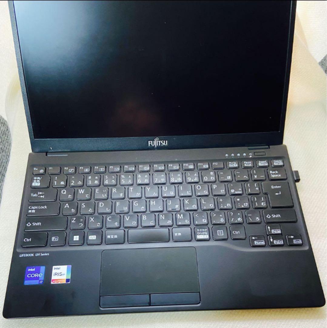 美品/2022年 FUJITSU UH75/F3 i7 16GB 512GB 黒