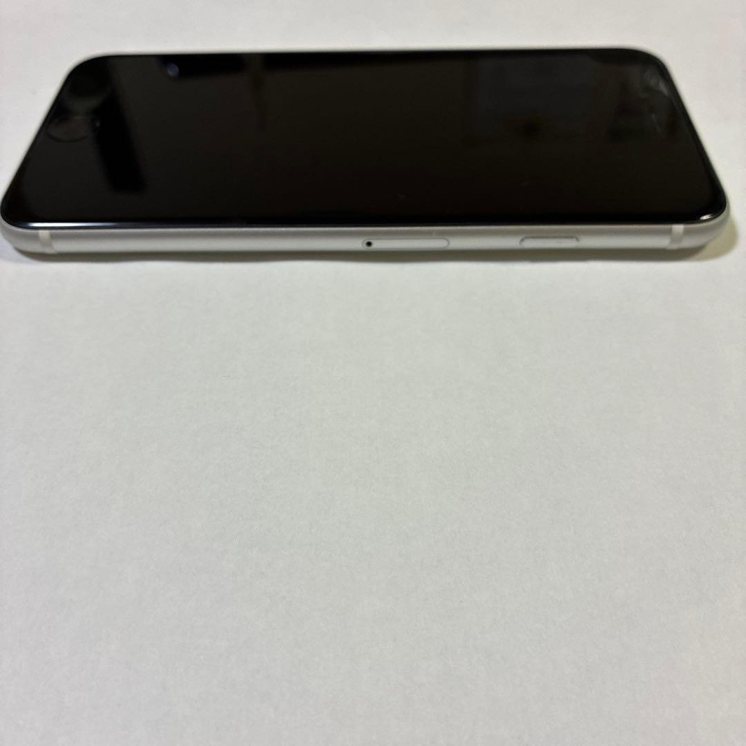 【美品】iPhone SE2 64GB ホワイト SIMフリー