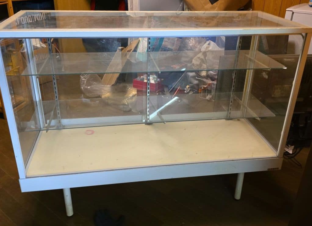 大田区 東糀谷 引取り 限定 レトロ ホワイト系 ガラスショーケース 照明付き