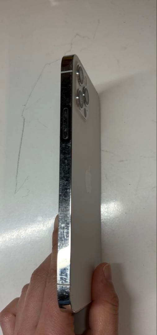 iPhone 12 プロ　シルバー本体