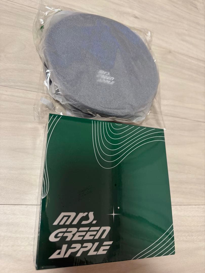 MGA ポータブルCDプレーヤー（ショルダーバッグ付き）