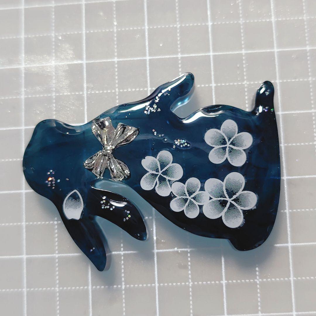 972.ウサギ型ヘアゴム ダークブルー 花柄