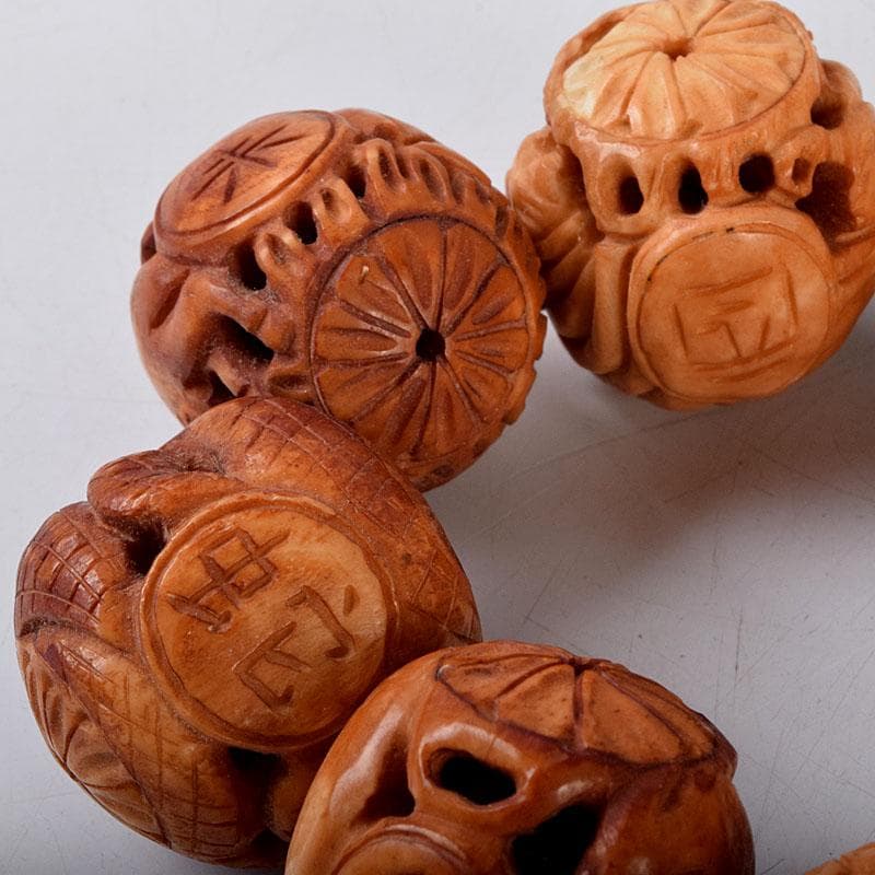 時代提げ物　木彫　干支　根付　トンボ玉　数珠　念珠　装飾品　N　8780