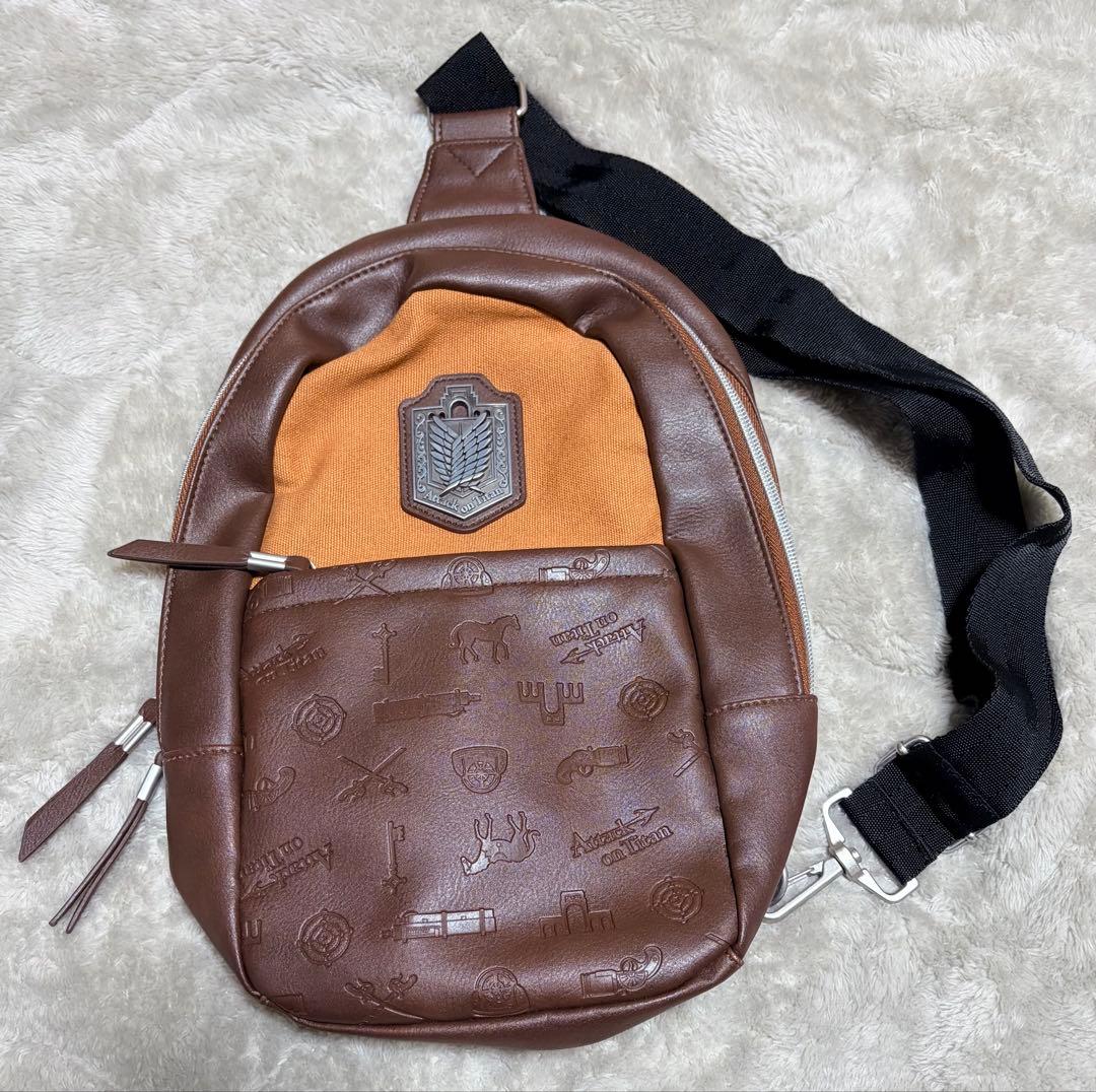 自由の翼 ボディバッグ 進撃の巨人　USJ 限定　アクスタ　ウエハース　カード