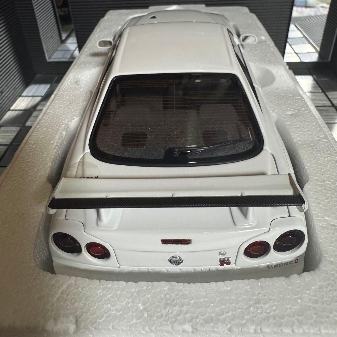絶版未展示品オートアート1/18 スカイライン GT-R R34 VスペックII