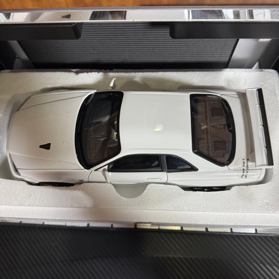 絶版未展示品オートアート1/18 スカイライン GT-R R34 VスペックII