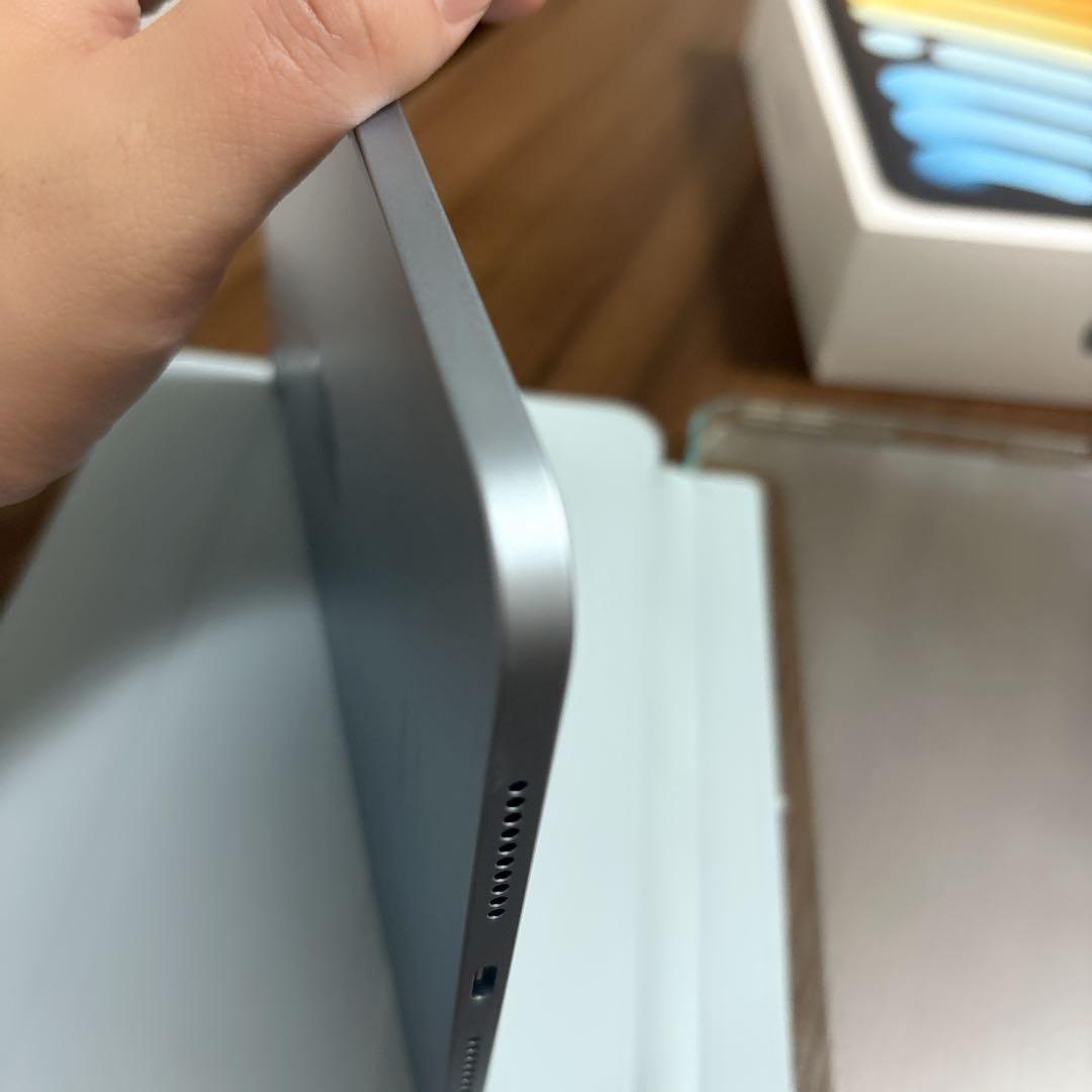 ほぼ未使用品　AppleiPad mini第7世代（A17pro）