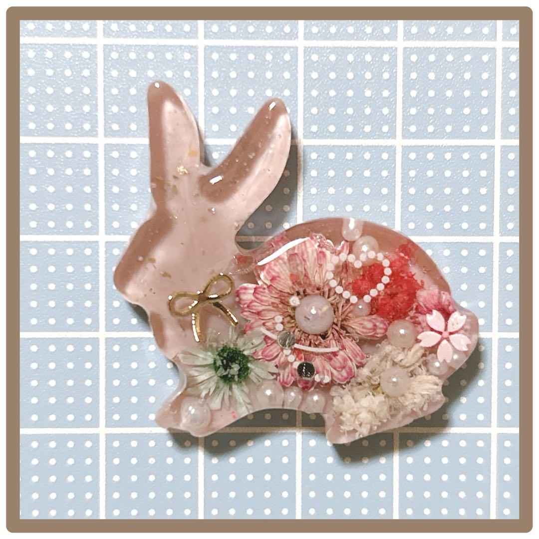 No 16❣️大人可愛いうさぎ型レジンヘアゴム❣️٩(๑❛ᴗ❛๑)۶❣️