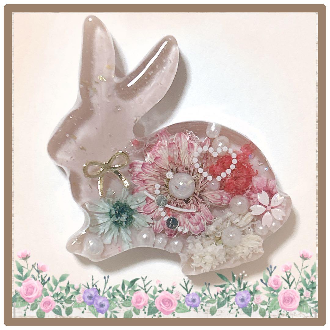 No 16❣️大人可愛いうさぎ型レジンヘアゴム❣️٩(๑❛ᴗ❛๑)۶❣️