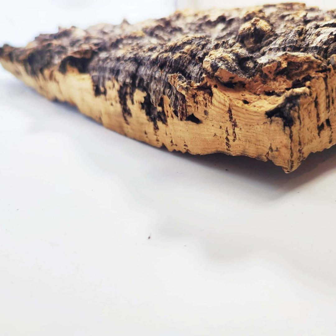 S092 お買得品　ポルトガル産 厚め コルク樹皮 コルク板　バージンコルク