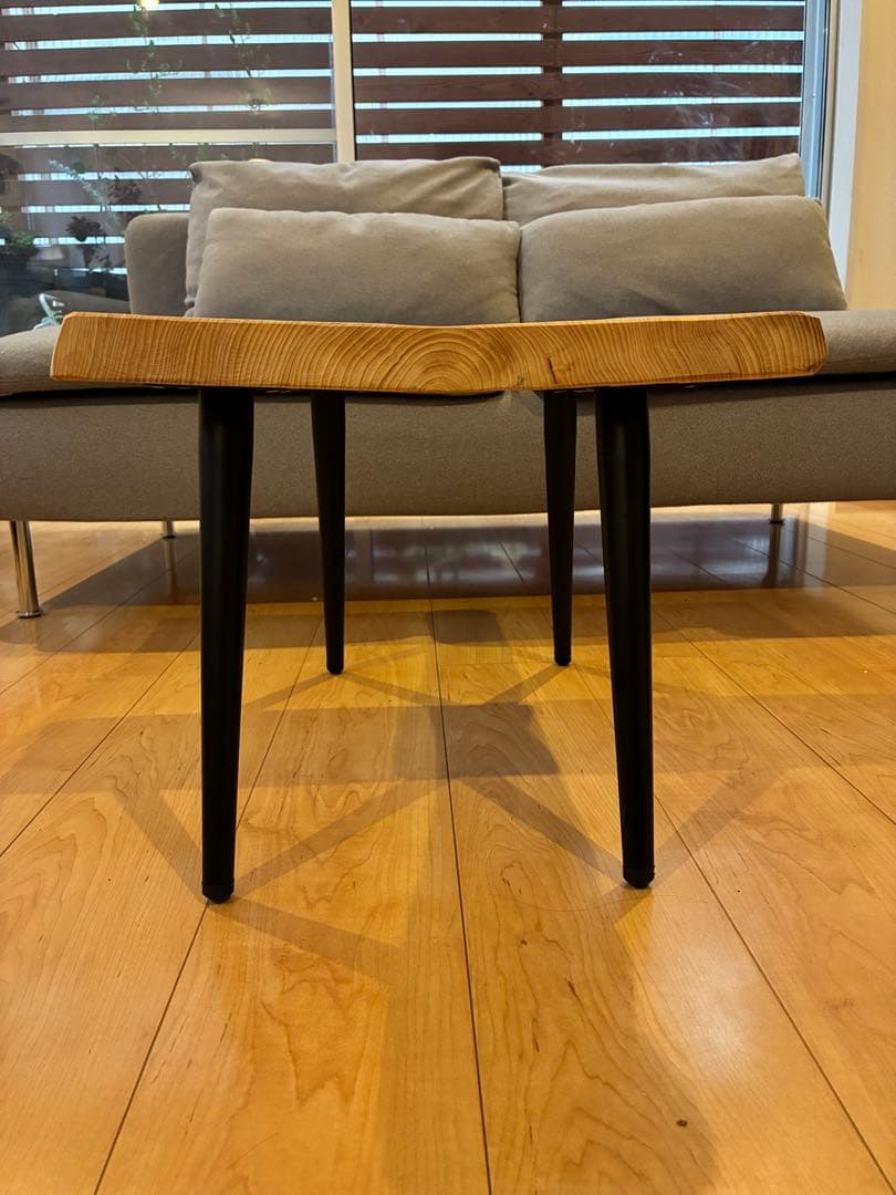 木の温もり。国産檜（ひのき）天然木ローテーブル　ハンドメイド・無垢一枚板