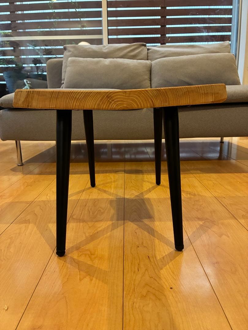 木の温もり。国産檜（ひのき）天然木ローテーブル　ハンドメイド・無垢一枚板