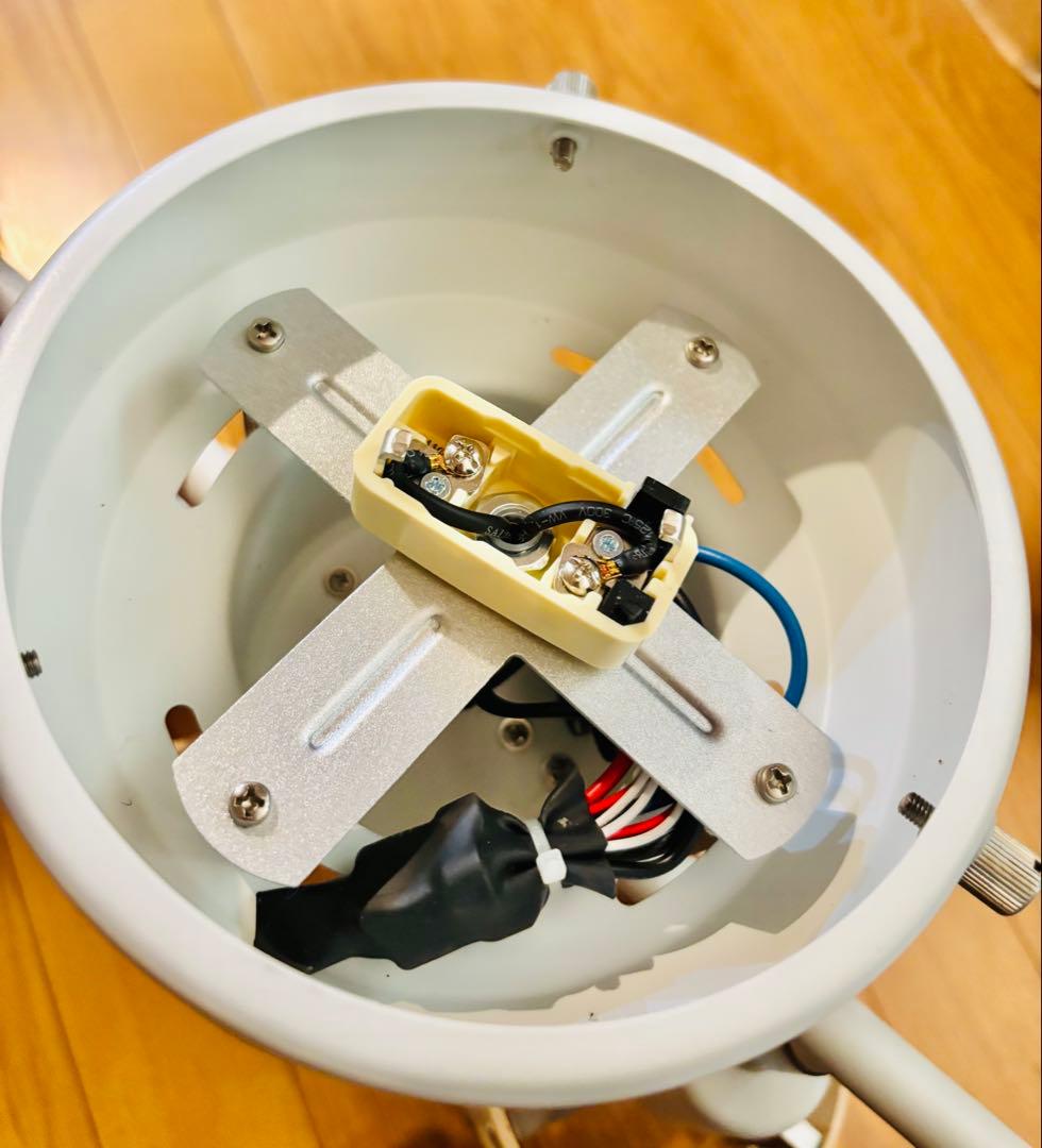 ニトリ　シーリングライト　Nウッドリング　4灯　照明器具