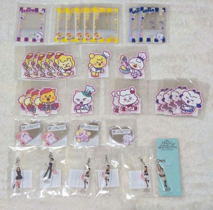 バラ売り⭕ NiziU オンラインくじ ステッカー フォトカ チャーム グリップ