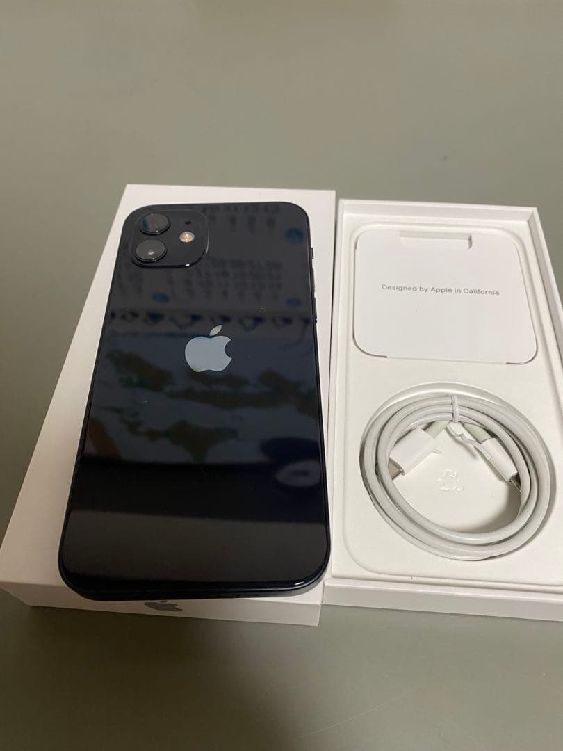 Apple iPhone 12 ブラック 本体