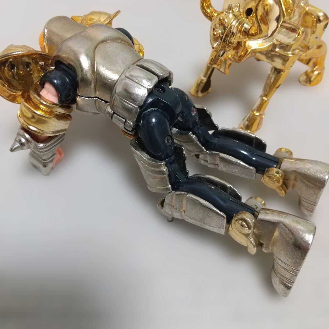 激レア♪聖闘士星矢 アルデバラン 聖衣大系 タウラスクロス BANDAI製