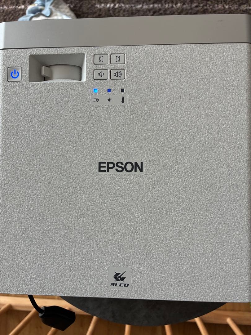 EPSON EF-100W ホームプロジェクター　光源使用時間0H 美品