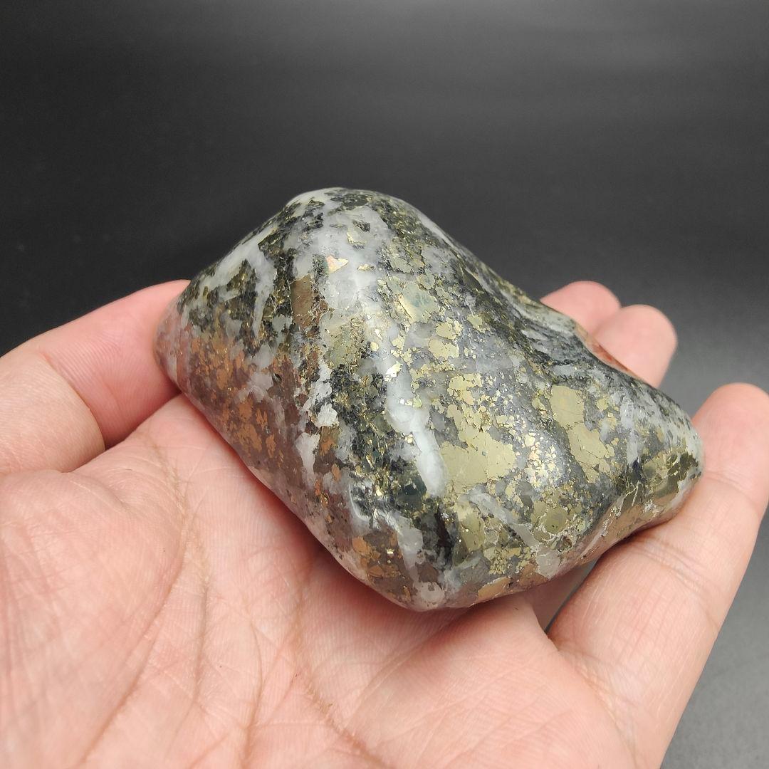 7.パイライトイントリプライト　ゴールデンインカローズ　鉱物　原石　天然石