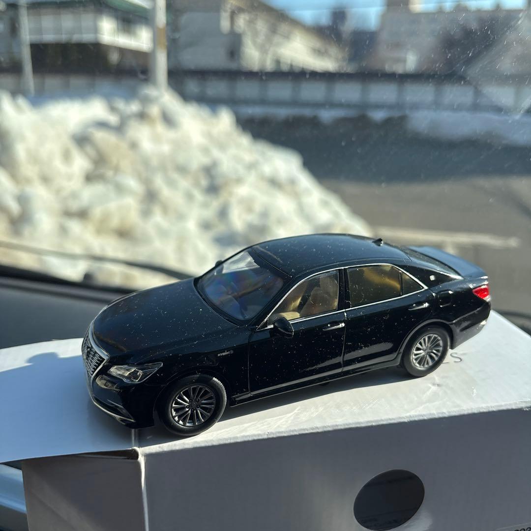 CROWN  Series 黒いセダンミニカー非売品