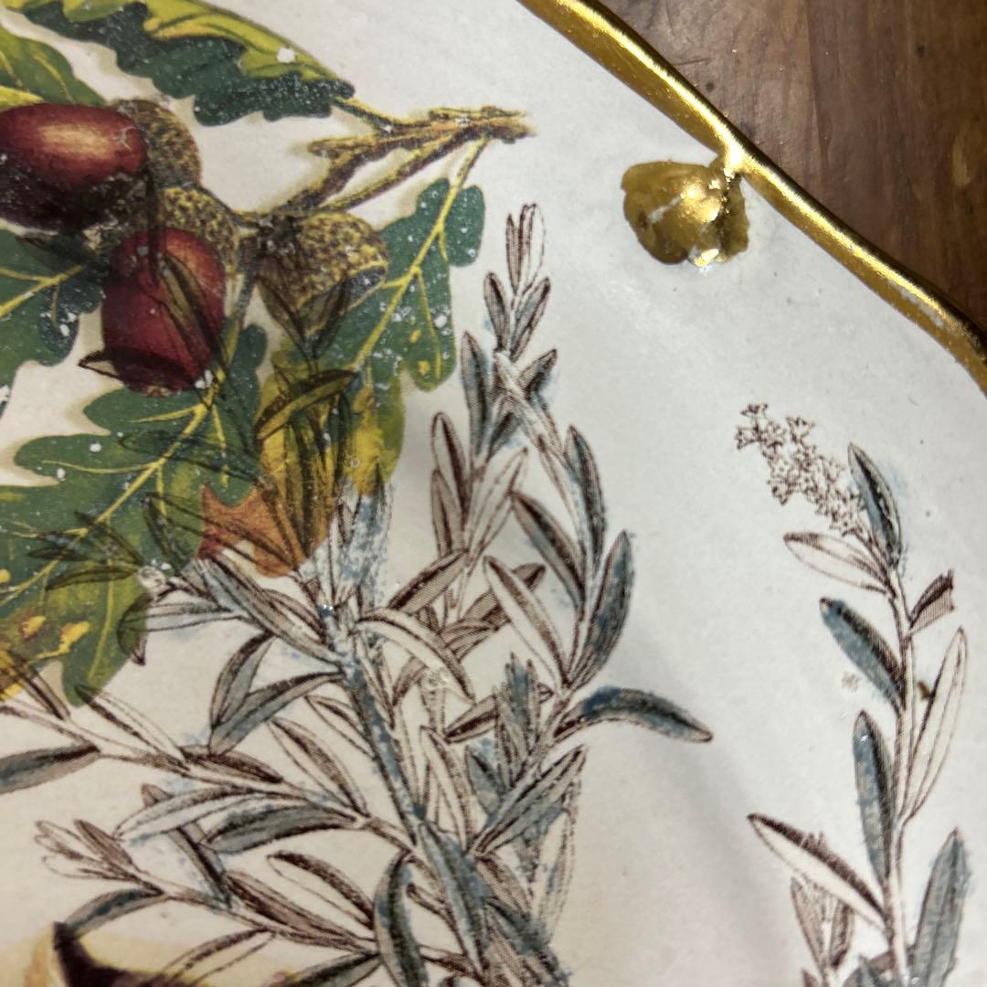 作家　陶芸作家　比留間郁美　金彩　猫　蝶　鳥　アネモネ　どんぐり　　　プレート